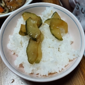 ポリ袋で簡単！調味料1つで☆瓜の漬け物